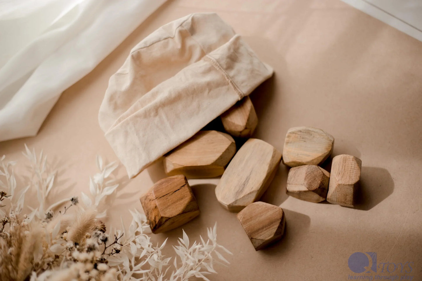 Natural Wooden Balancing Gems - QToys | Wooden Toy NZ