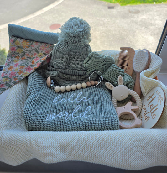 Premium Soft Cotton Knit Newborn Gift Box — Moon & Bloom Collection (Neutral) (Pre-order for Brown & Sage)