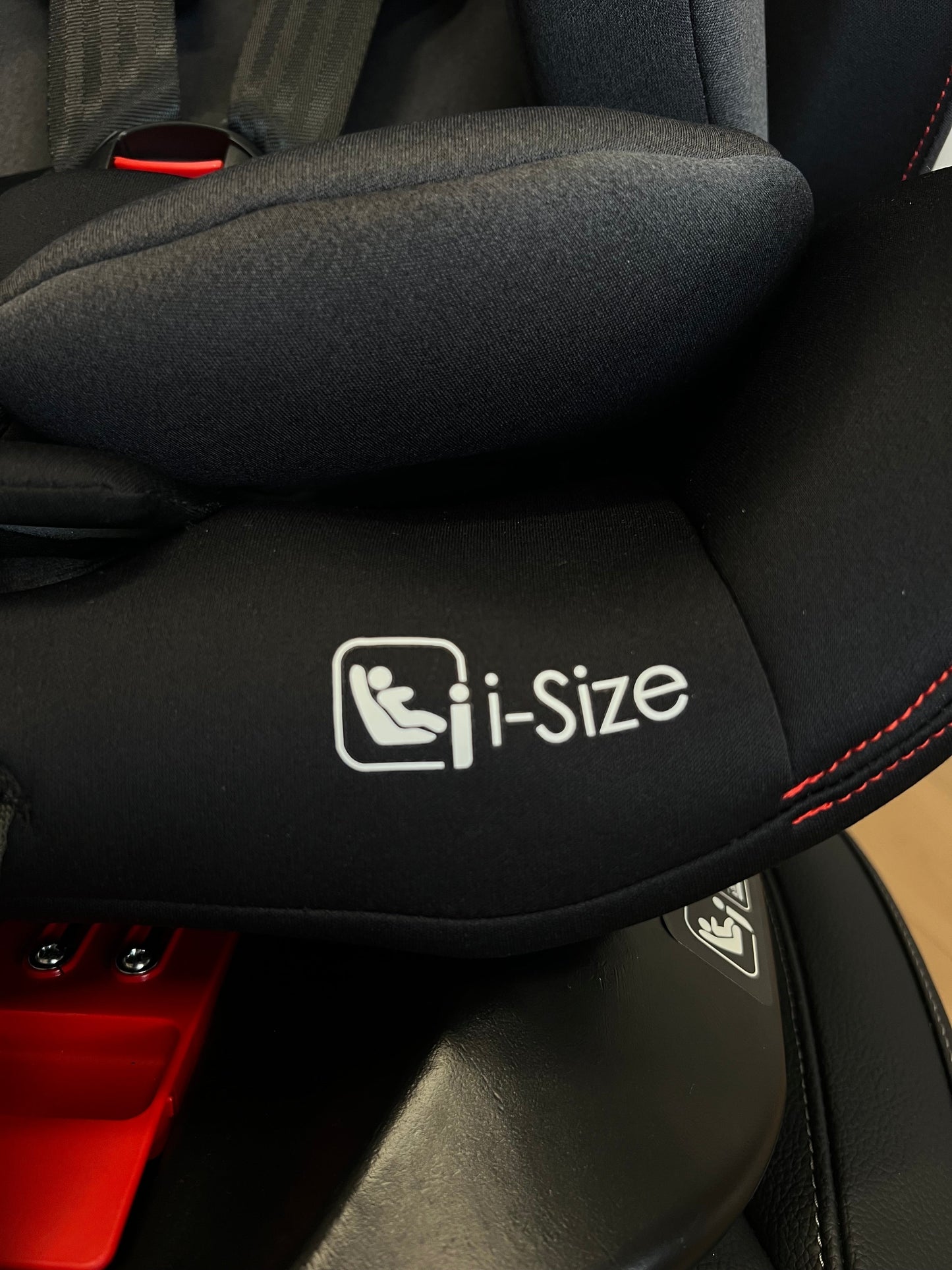 Defender i-Size 360° Rotating Car Seat with ISOFIX - Birth to 4 Years