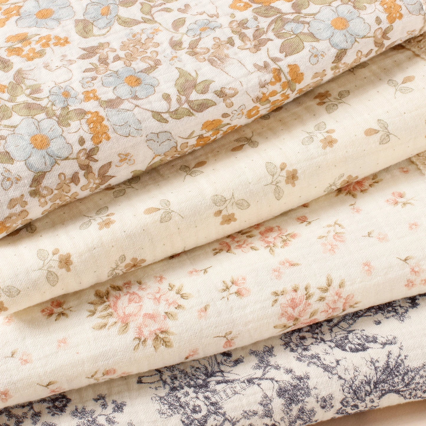 Dreamy Floral Baby Blanket - Organic Cotton with Sweet Tassels