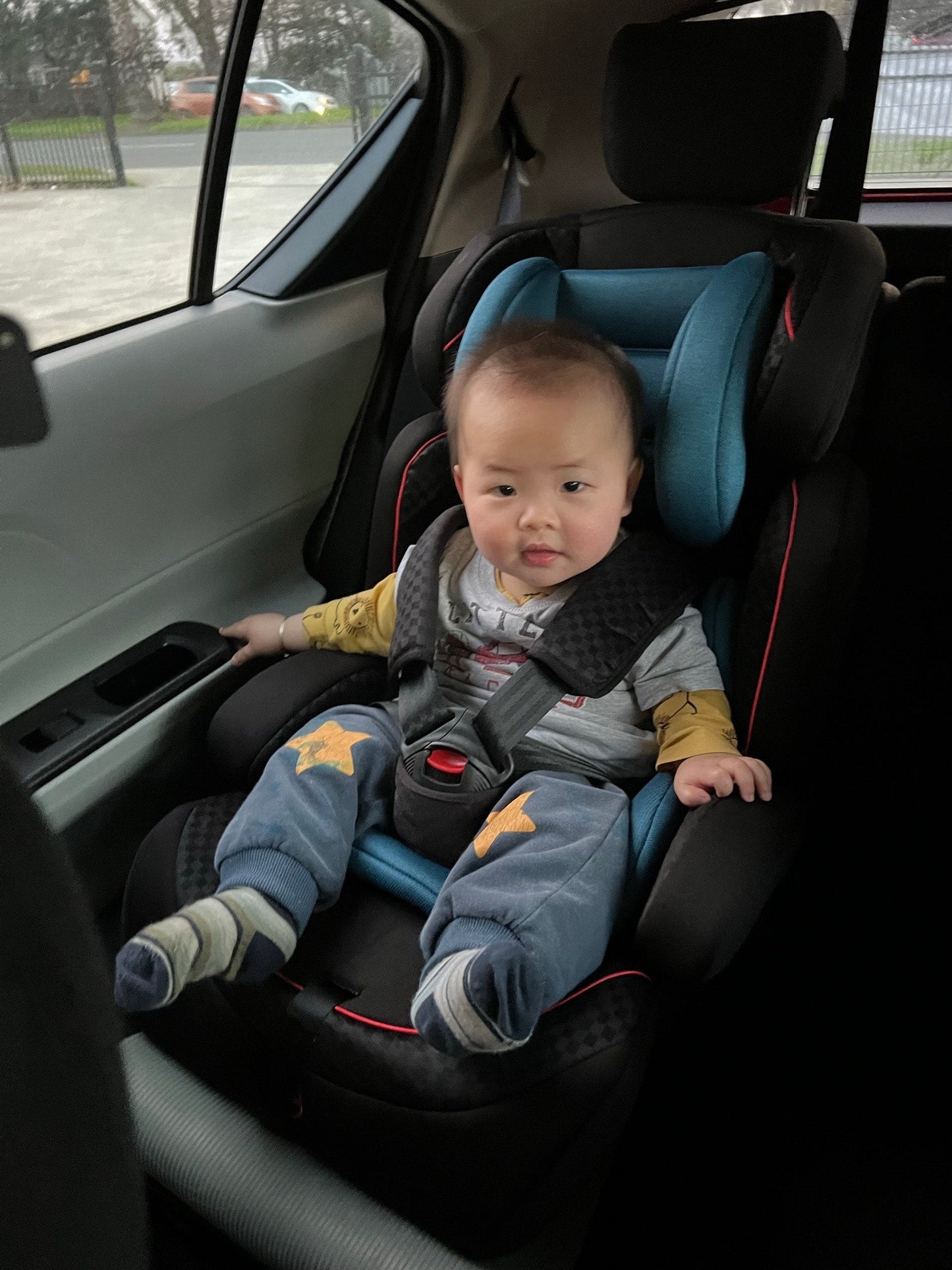 The Racer - Car Seat Booster with Adjustable Headrest